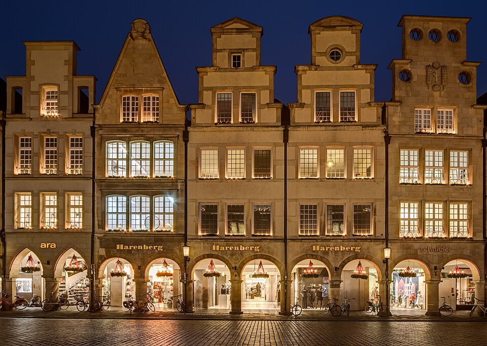 Geneva: Evening Illuminated Tour
